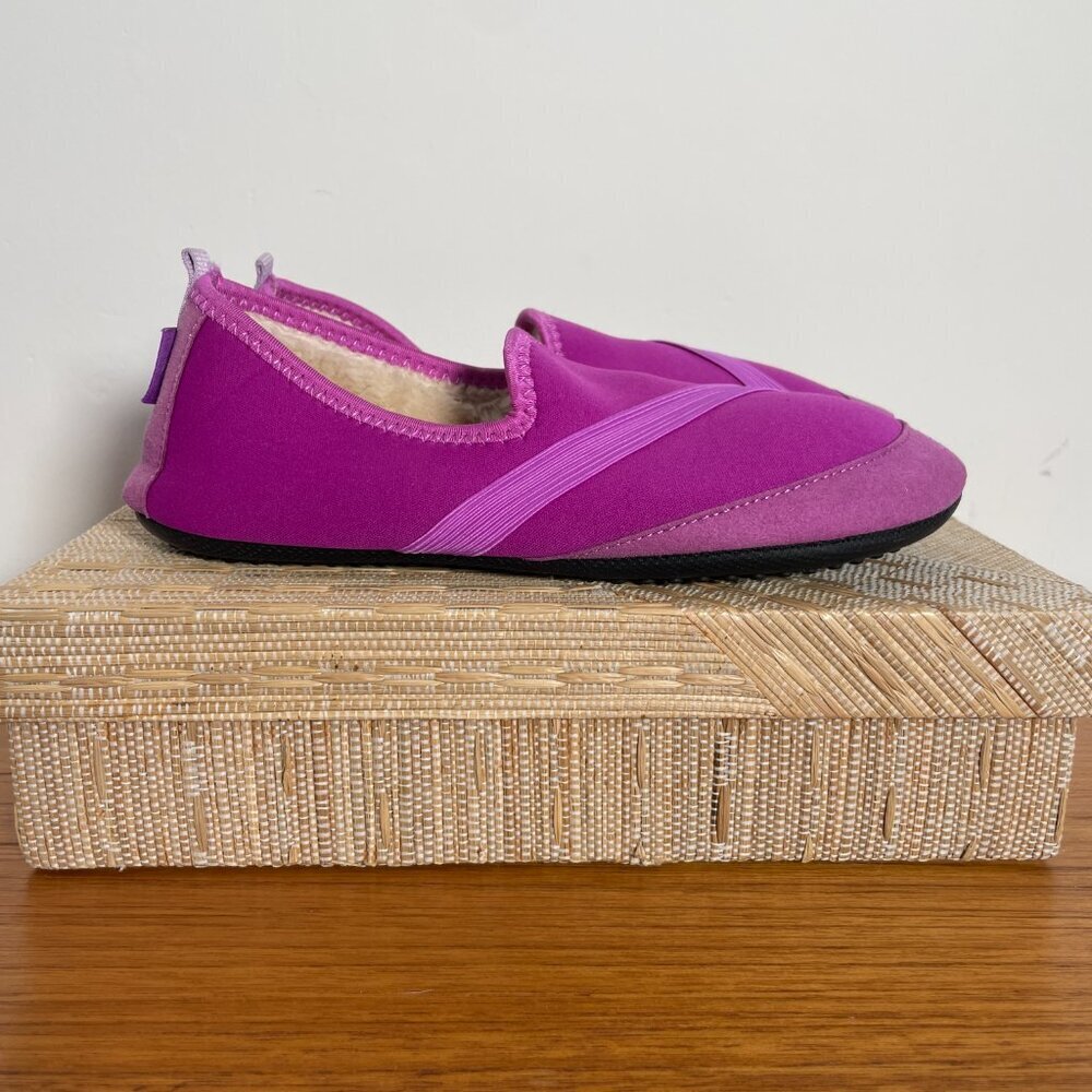 KoziKicks Woman's Slippers Sz LARGE (8.5 -9.5) - Picture 2 of 8